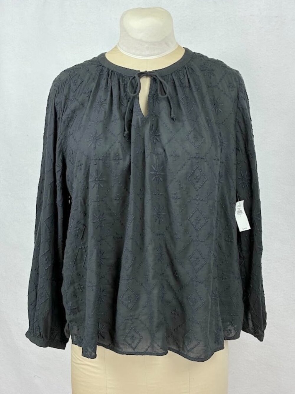 Old Navy Split Neck Blouse Embroidered Flowy Floral Keyhole Tie Neck NWT L